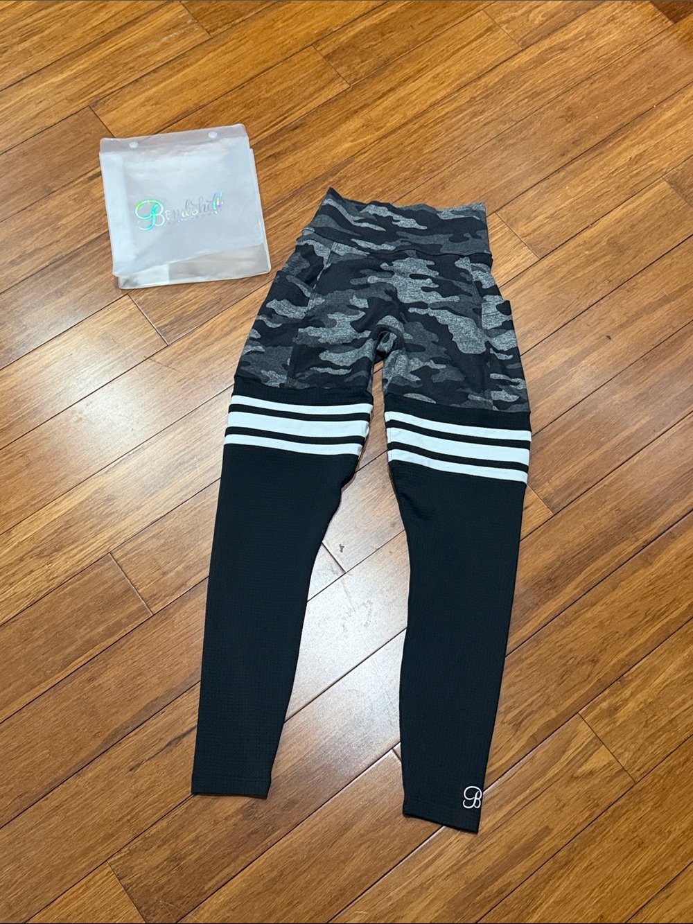 Bombshell Sportswear Scrunch Thigh-Highs leggings S